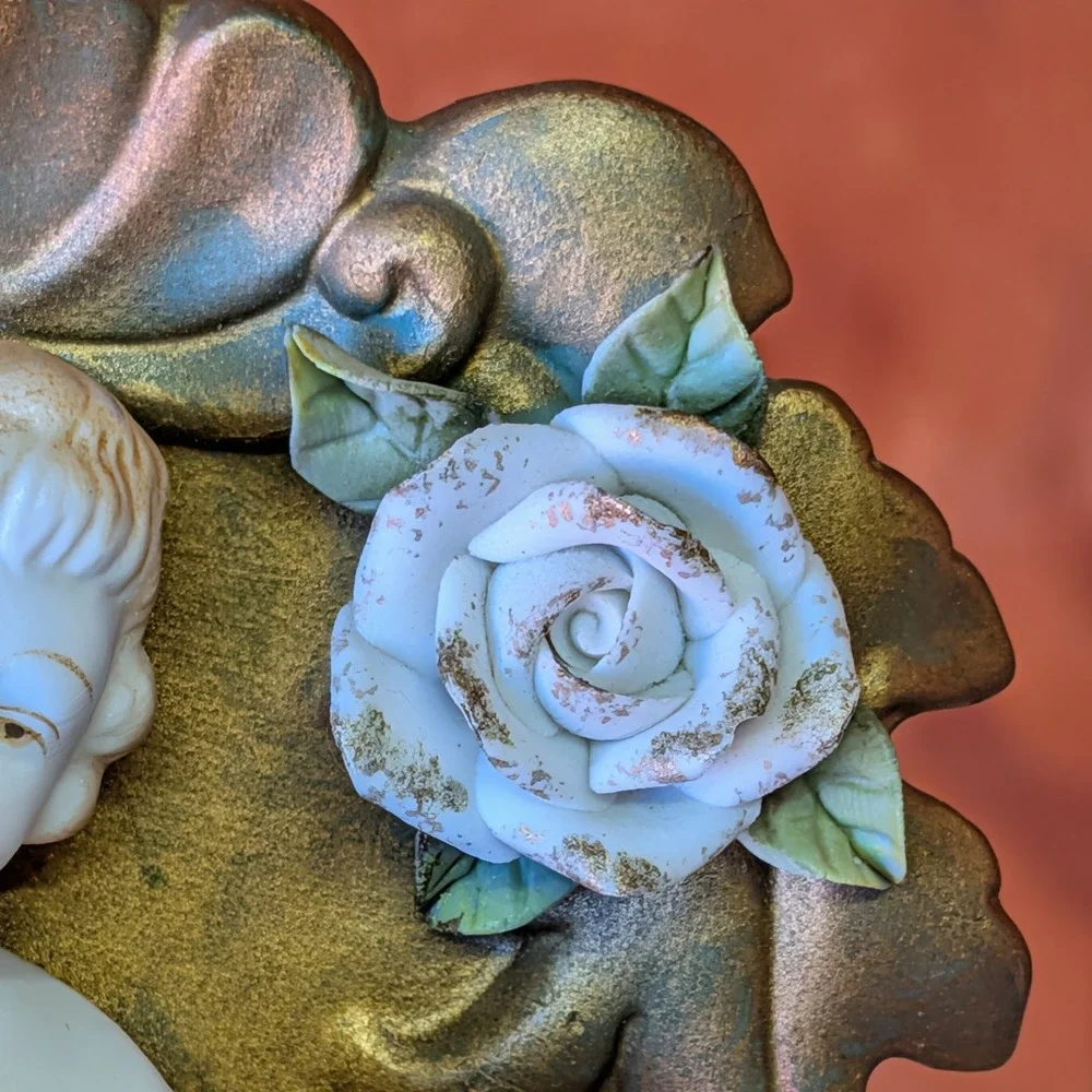 Vintage Italy Ceramic Flute Player Wall Pocket Bud Vase Gold White Rococo